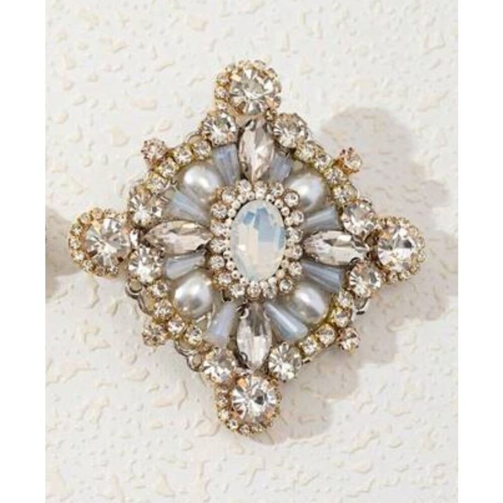 Beautiful Victorian Style Lapel Clip